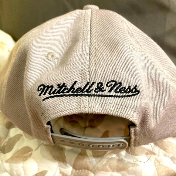 L.A. Lakers SnapBack Cap/Hat - MITCHELL & NESS - Picture 5 of 9